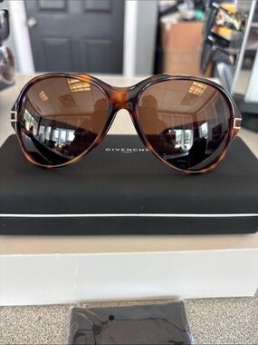 Givenchy Tortoiseshell Oversized Sunglasses with Brown Lenses